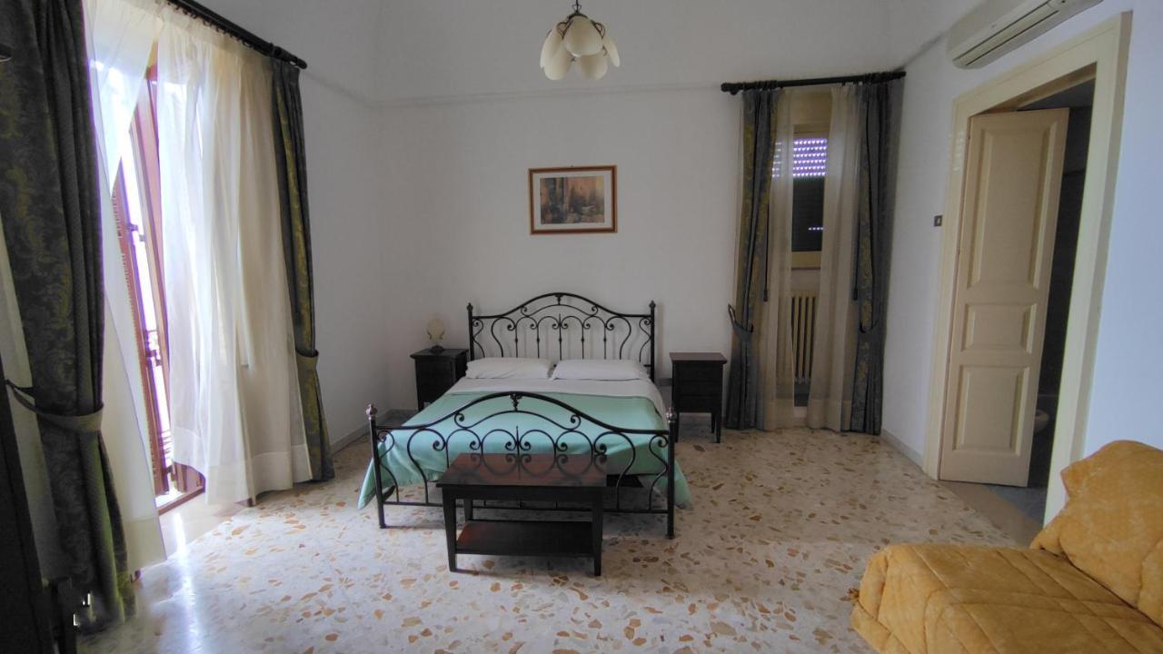 Casa Resci - Dimora Del 1884 Bed and Breakfast Tricase Buitenkant foto