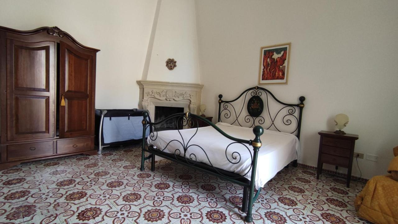 Casa Resci - Dimora Del 1884 Bed and Breakfast Tricase Buitenkant foto